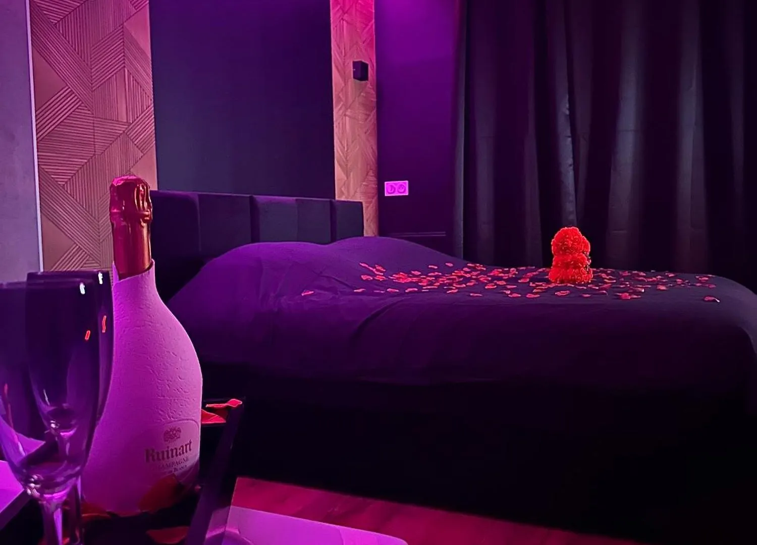 Apartment Le Temple - Love Room Au Coeur Des Remparts Clermont-Ferrand France