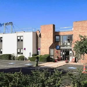 Отель Ibis Budget Ferrand - Le Brezet - Aeroport, Клермон-Ферран